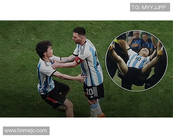 外国球迷冲进球场抱住球星引发热议 球场安全问题再次引关注 外国球迷冲进球场抱住球星引发热议 球场安全问题再次引关注